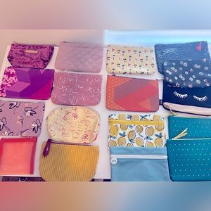 Lot of 17 makeup bags